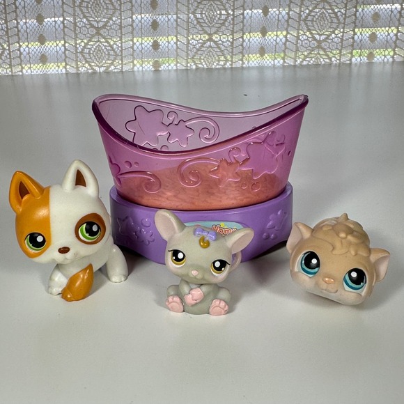 Littlest Pet Shop LPS Lot Figures Animals Dog Cat Mouse Take Me Home Bed - Picture 1 of 8